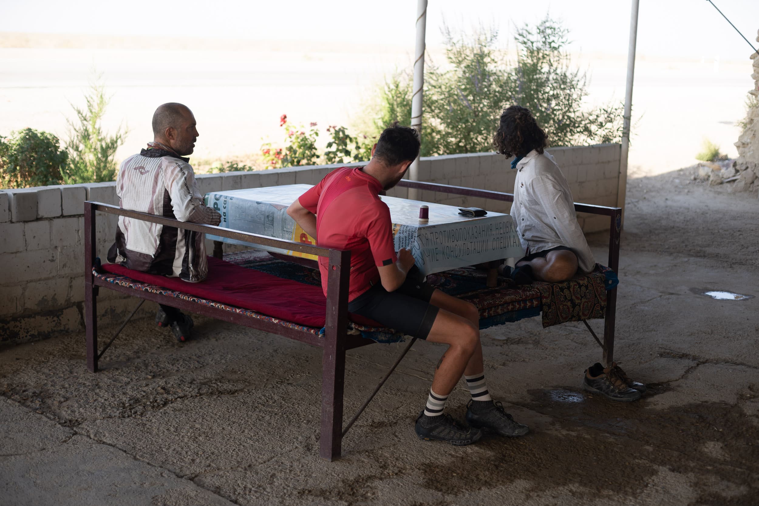 cycling breaks in the desert