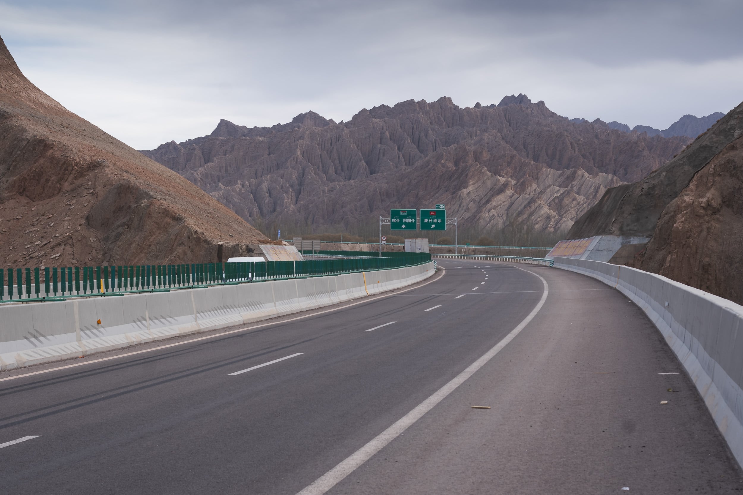 china highway cycling