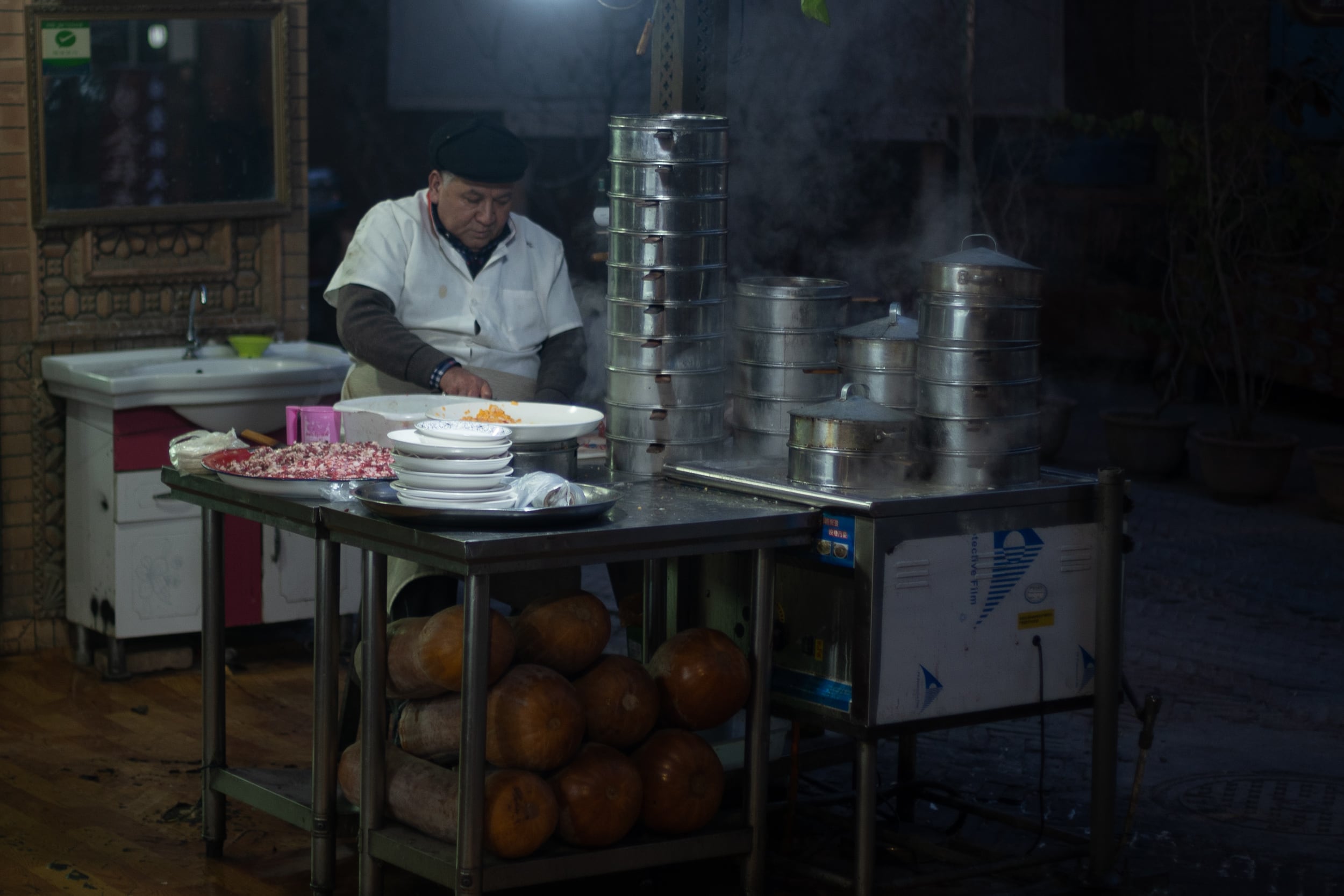 man preparing Somsas China