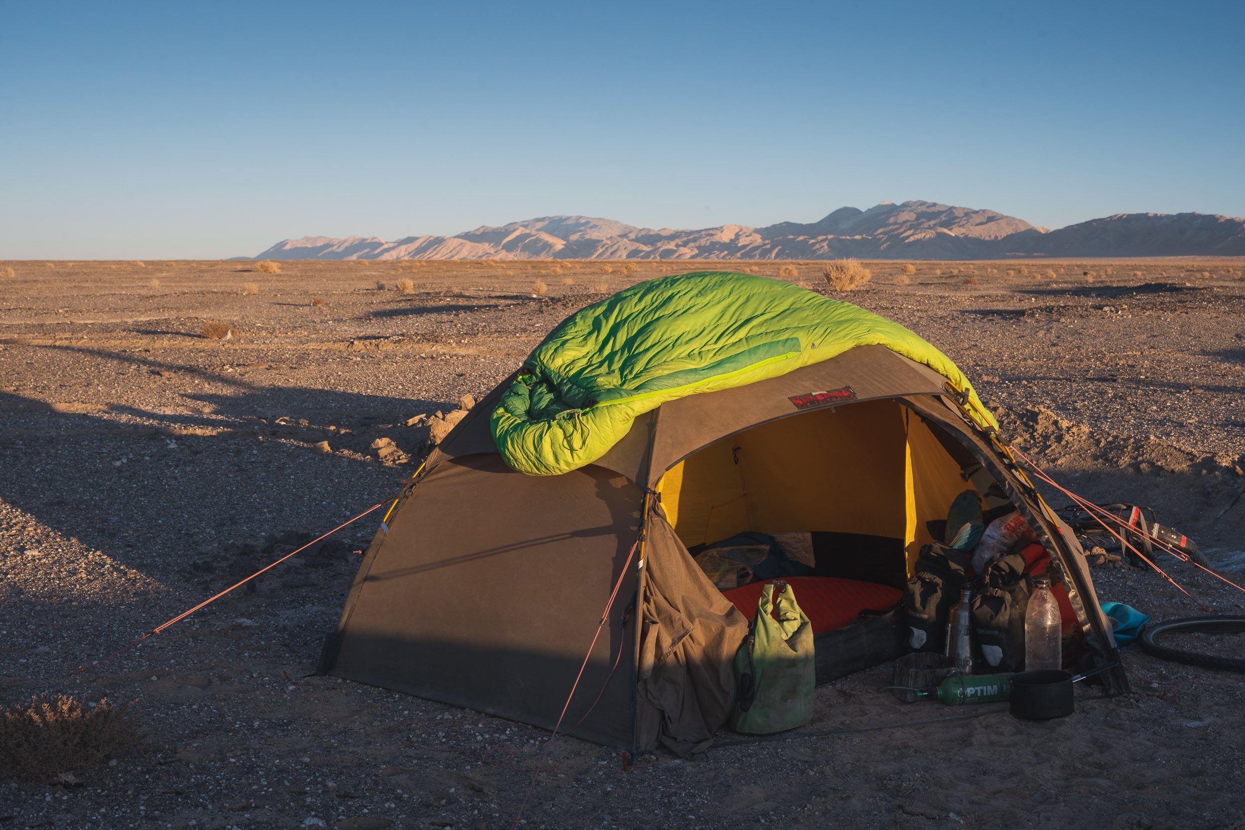 wild camping tibetan plateau